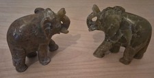 2 Elefanten aus Stein, Mamor Speckstein oder ähnlichem - Höhe 6 bis 7 cm