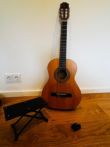 Sehr gute dreiviertel gitarre - gute,