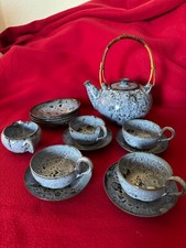 1 Teeservice aus Schmelzglasur Keramik für 4 Personen