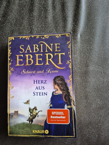 Schwert und krone herz - schwert,