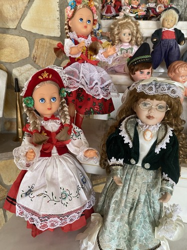 44Puppen/Sammlung/Folklore/Tra