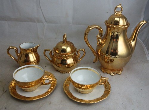 Kleines goldenes porzellan - kleines,