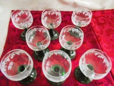 8 Weingläser Römer 0,1 L mit grünen Fuß + Weinranken  11 cm Höhe, France