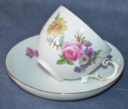 Kaffeetasse mit untertasse - kaffeetasse,