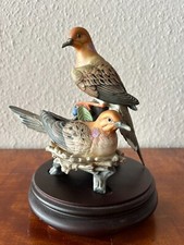 Kaiser Porzellanfigur Tauben Taubenpaar  in 1a Zustand auf Podest