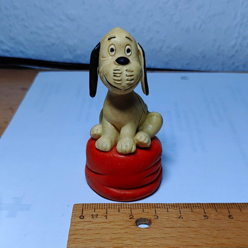 Loriot wum werbefigur hund - loriot, auf