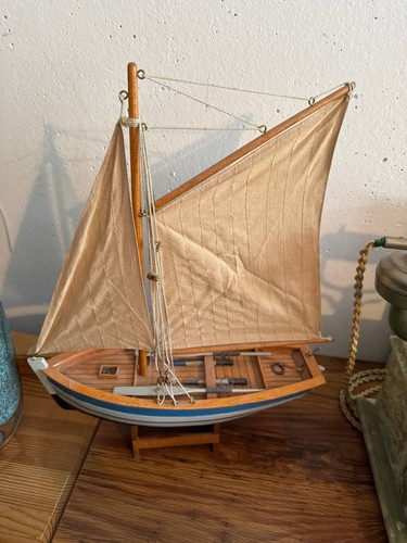 Handgefertigtes holz segelboot - handgefertigtes,