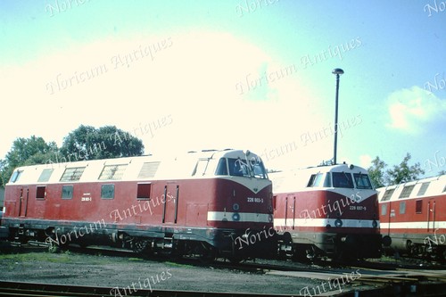 Dia 228 803 - dr, 697