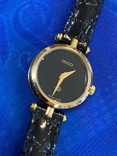 Gucci Uhr vintage aus Stahl und Schwarz schönes Modell inkl. Case