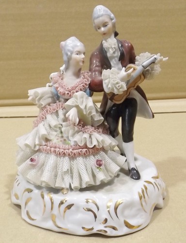 Alte porzellan spitzenfigur - porzellan,