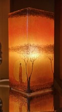 Afrikanische Krieger Milchglas Tischlampe orange Design Handarbeit Geschenk Wohndeko