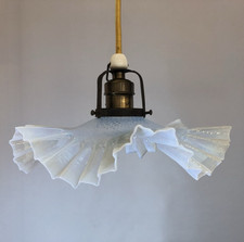 Hängelampe Opalglas um 1900 Jugendstil mit Rüschen antik