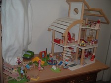 Tolles SpielSet - PuppenHaus von HOWA + Familie HABA LITTLE FRIENDS