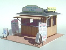 Zeitungskiosk  ,  Sperrholz gelasert + Polystyrol gefräst, Spur 0 ; M 1:43