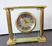 24167/ Vintage Tischuhr Howard Miller Quartz Messing Glas HxB ca. 16  x 18,8 cm