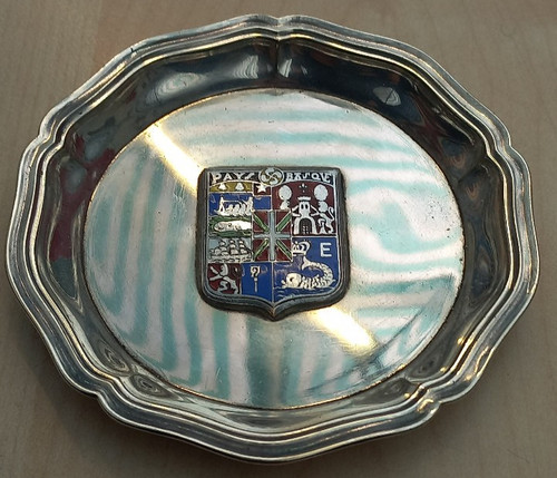 Versilberter teller mit wappen - versilberter,