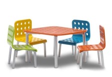 Tisch und Stühle Gartenmöbel