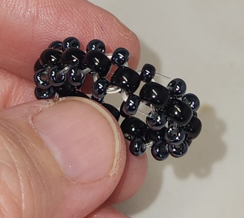 Eleganter ring aus perlen - aus,