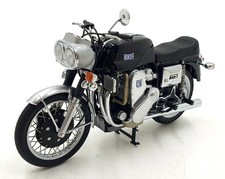 Minichamps Maßstab 1:12 122