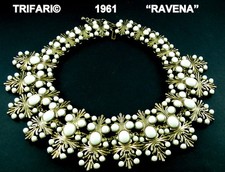 TRIFARI© STATEMENT COLLIER
