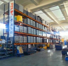 28 m Palettenregal, 6 m hoch, Schwerlastregal, 11 Steher, 80 Traversen 3 t/Ebene