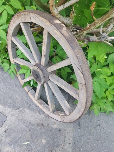 Antikes holzrad altes - holzrad,