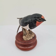 Goebel Porzellan Vogel  "Rauchschwalbe" auf Podest  38 355 08  von M. Müller