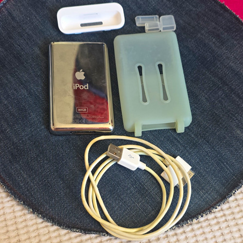 Apple ipod classic - classic, gb
