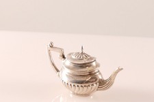 Silberfigur Miniatur Teekanne