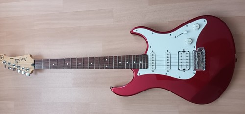 Gitarre yamaha pacifica 112j - e,