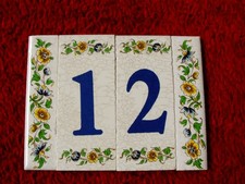 Hausnummer 1 und 2 Blumen