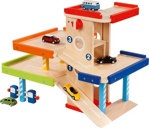 Parkhaus mit aufzug tankstelle - parkhaus,