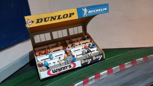 Carrera tribüne 32 - carrera, 1:32