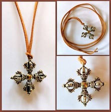 Halskette mit Messing Krone