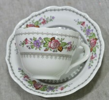 2 GEDECKE MOKKA TASSE MIT UNTERTASSE - HUTSCHENREUTER - ROSEN DEKOR