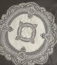 Große runde bestickte