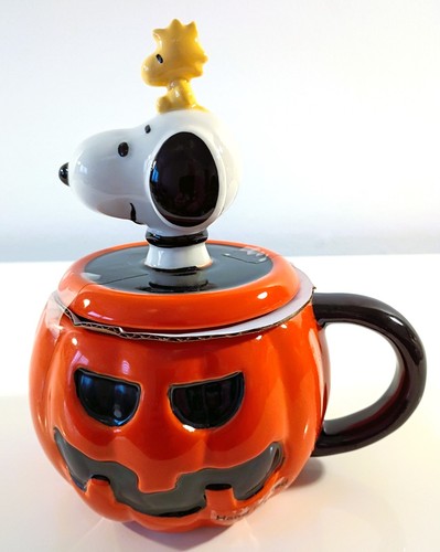Snoopy woodstock peanuts - snoopy, /
