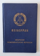 Alter Reisepass DDR einer Dame