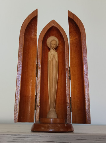 Schöner alter holz reisealtar - schöner,