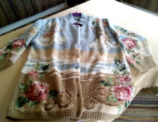 schöne handgestrickte Jacke