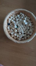 Buchstabenperlen 243 Stück mit Holzkorb