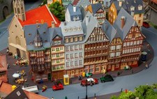 Faller 190077 Spur H0 - Aktions-Set Stadthäuser Römerberg-Ostzeile NEU und OVP