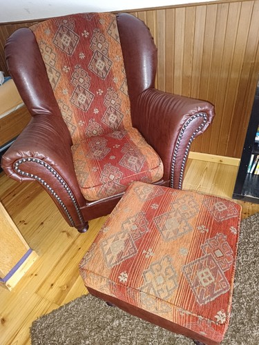 Grosser ohrensessel mit hocker - grosser,