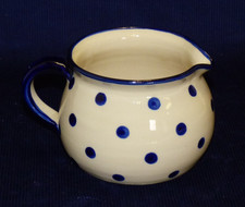 schöner Milchkrug Krug Milch