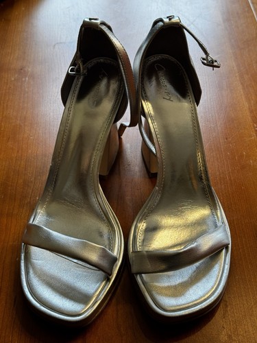 Circus high heel - circus, ny