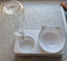 Futter- und Wasserspender, Futterbar für Katzen