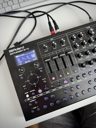 Roland - sh-4d, –