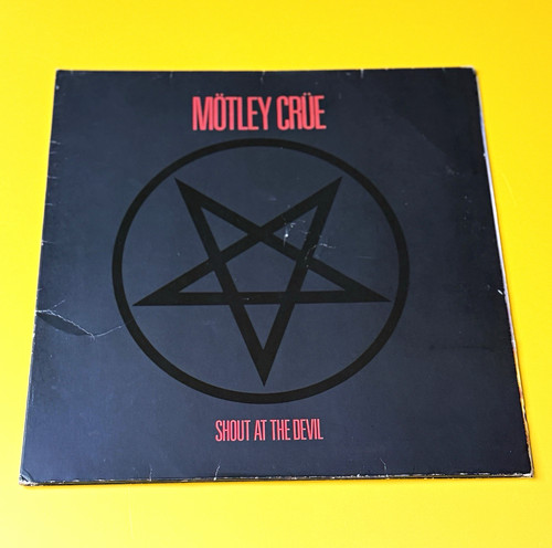 Mötley crüe shout the - mötley,