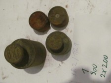 4 rostige Gewichte f