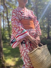 Yukata Kimono für Damen – Sommerdesign mit Schwalben-Motiv | 100 % Baumwolle Rot